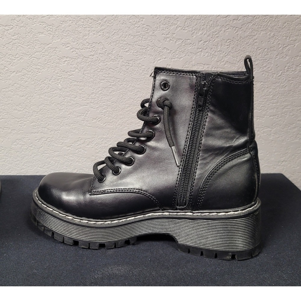 No Boundaries Women's Lug Sole Combat Boots Black Faux Leather Side Zip Size 6 - Picture 9 of 14